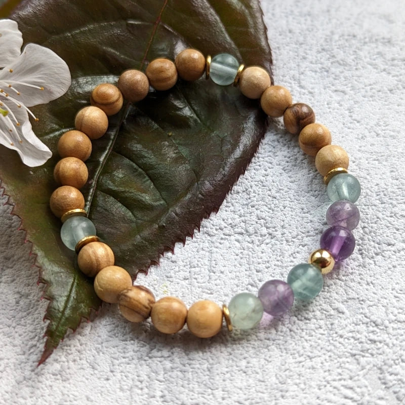 Armband Geburtsstein Mai grüner Fluorit Olivenholz