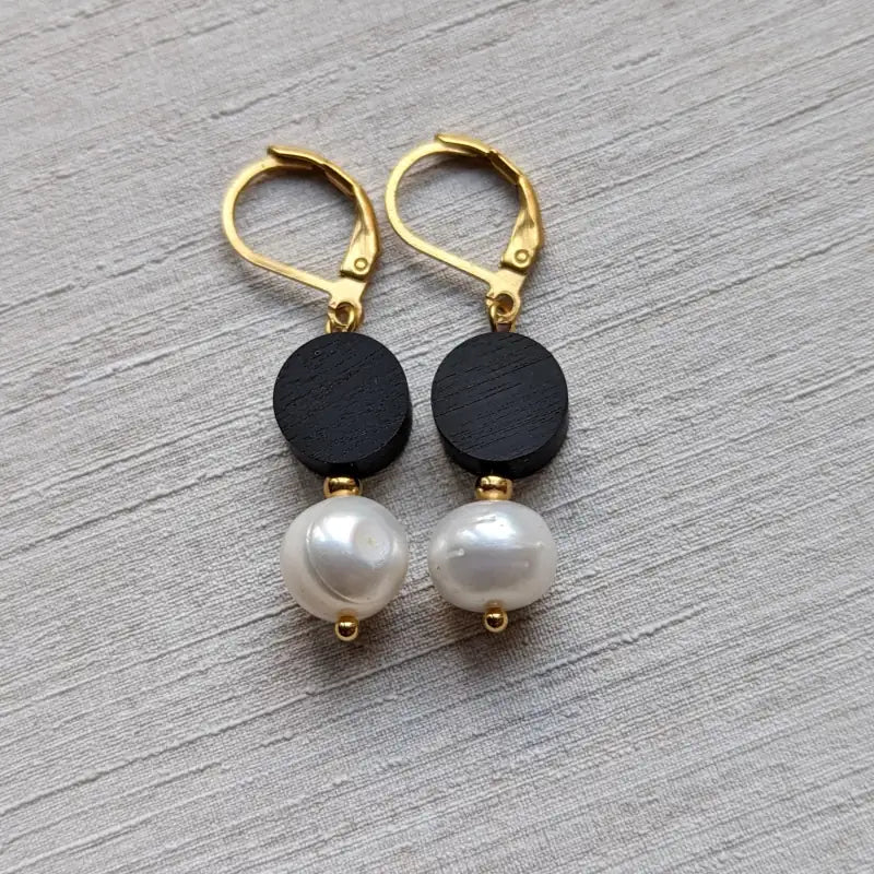 Holzohrringe "Karina" mit Perle