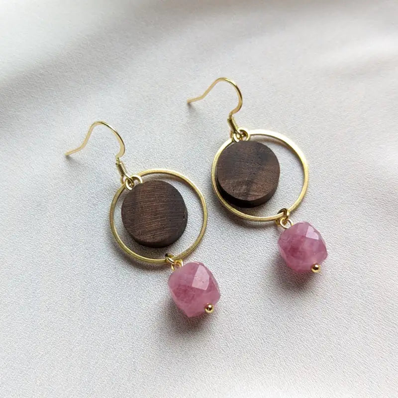 Holzohrringe Walnuss rosa
