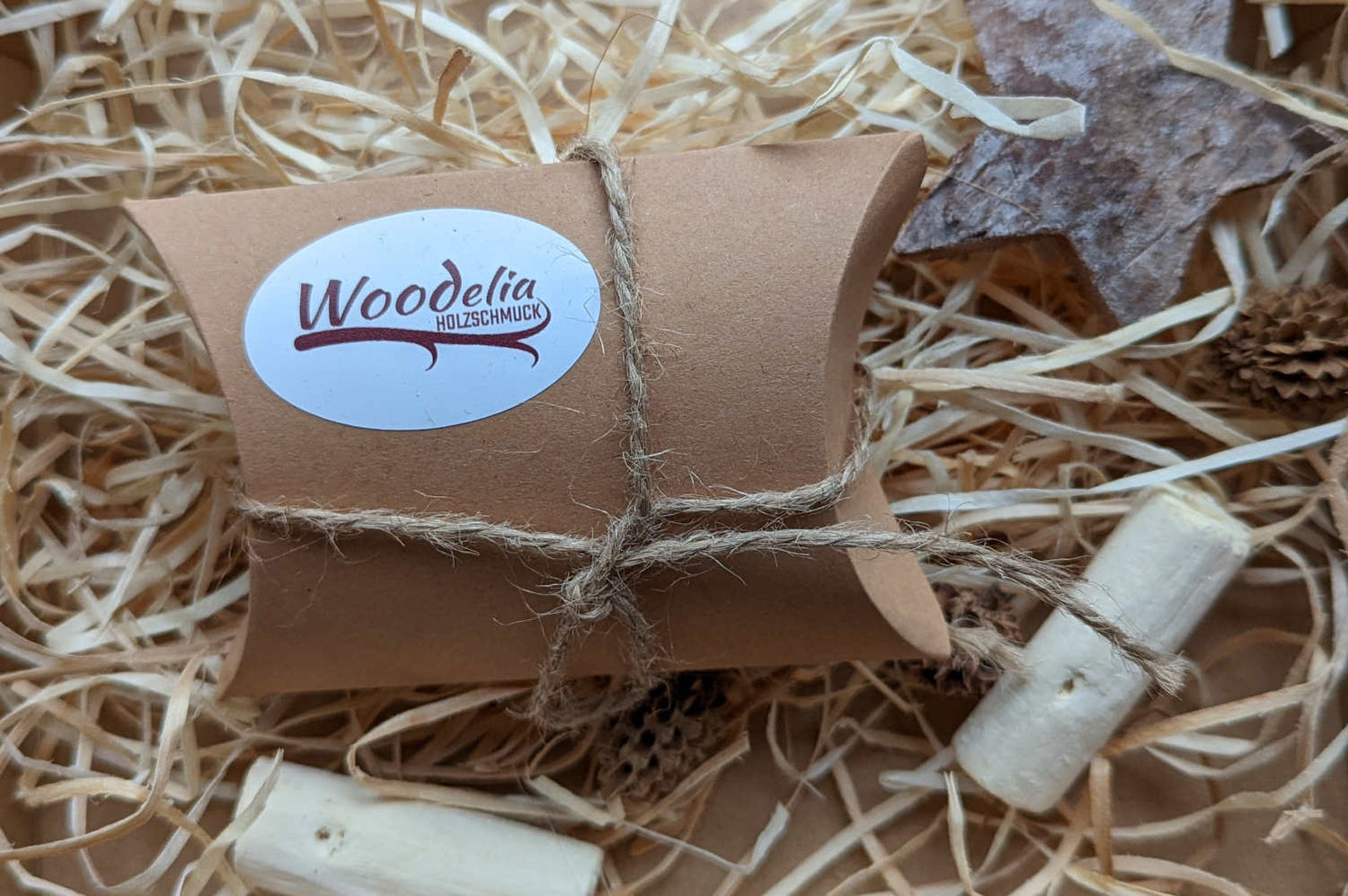 ökologische Verpackung Woodelia Holzschmuck