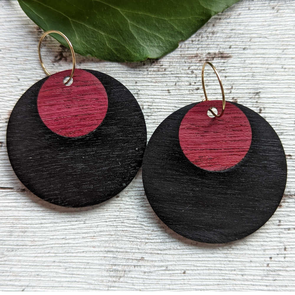 Ohrringe Holz rund schwarze Hainbuche / Amarant