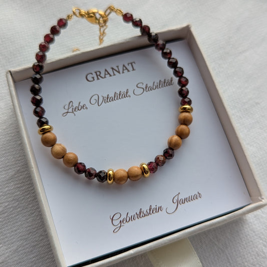 Armband aus Holz und Granat mit einem Verschluss - Geburtsstein Januar