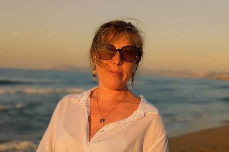 Woodelia Holzschmuck Gruenderin