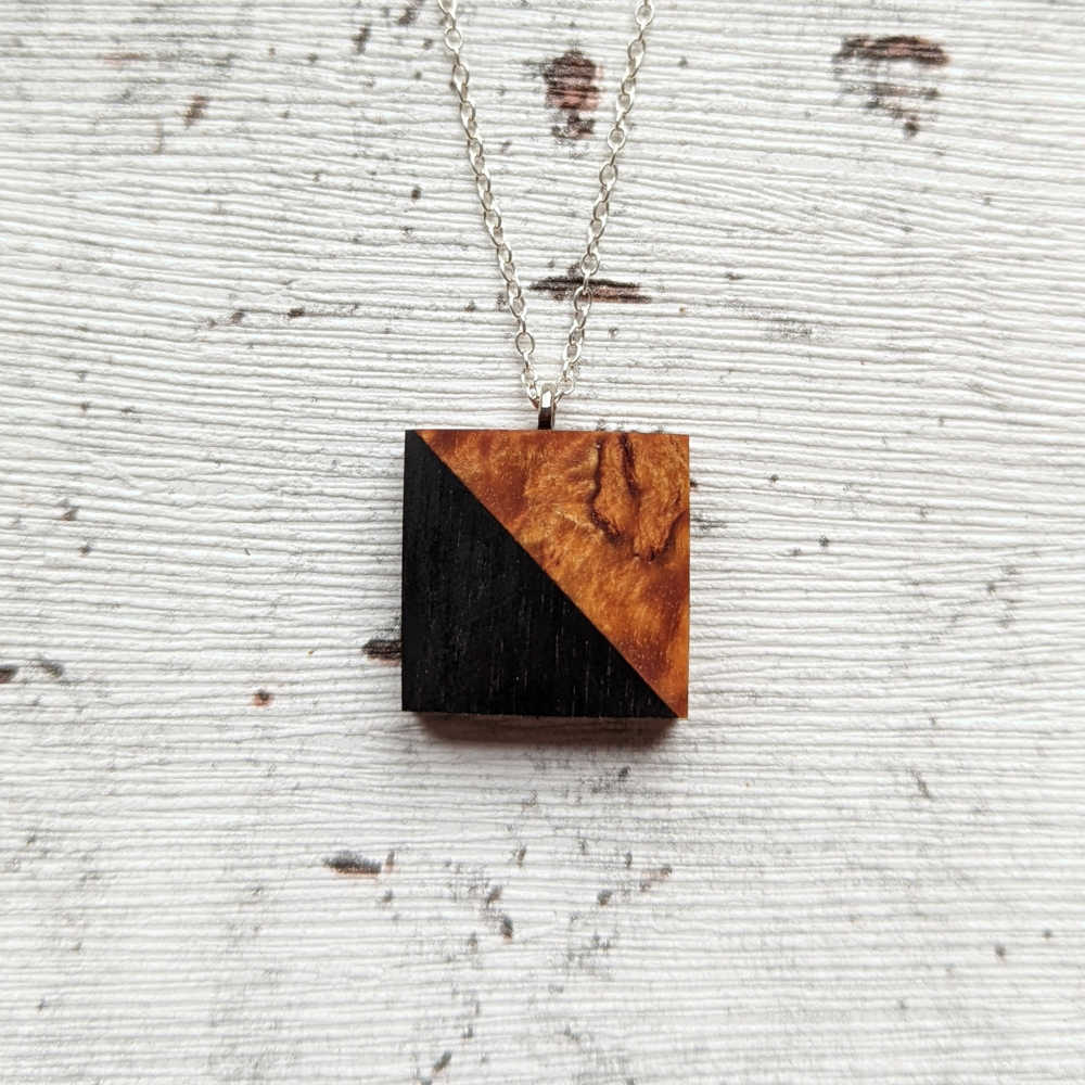 Halskette Holz Diagonale schwarz braun